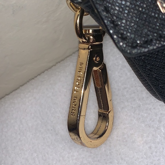 MICHAEL KORS BRAND NEW SUPER CUTE MINI CLIP ON LEATHER BAG - Picture 2 of 9
